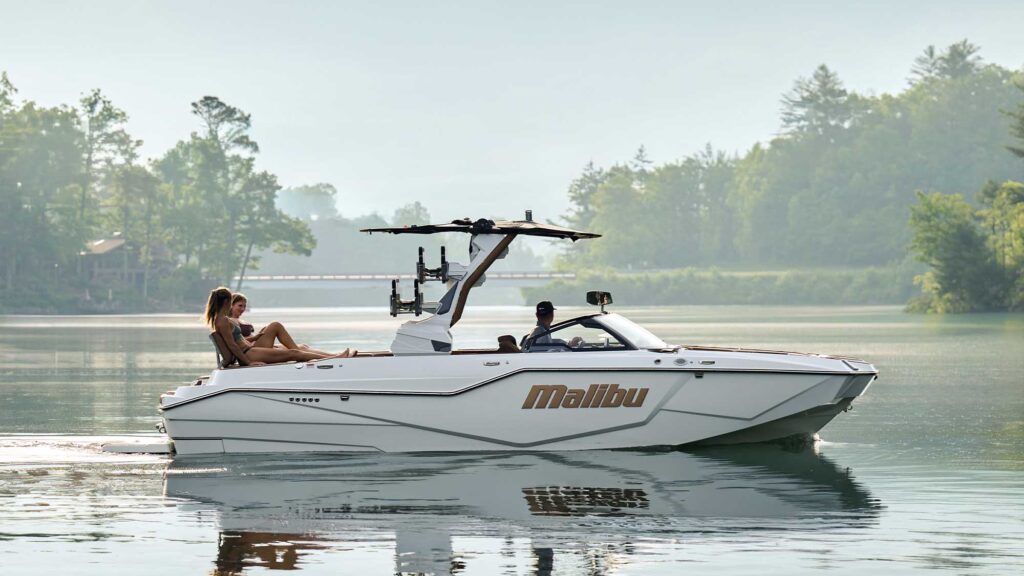 Malibu Boat M242